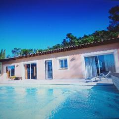 Superbe villa 150 m2 plain pied climatisée avec piscine