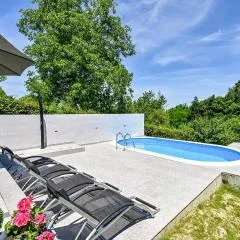 2 Bedroom Amazing Home In Seketin