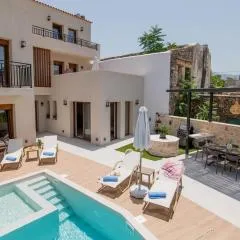 Dodo's Residence, heated pool & jacuzzi!
