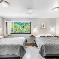 Mount Ellinor, Room 11 at Mount Walker Inn