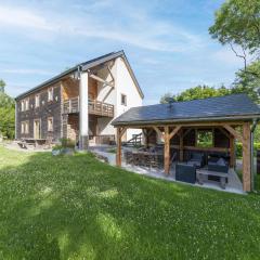 Spacious villa in Freyneux with garden