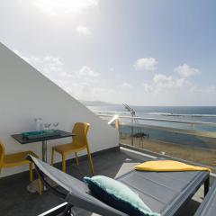 Luxury Suite Over The Beach