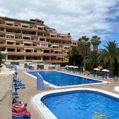 Luminoso apartamento con terraza y piscina