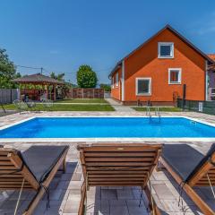Beautiful Home In Otocac With 3 Bedrooms, Wifi And Outdoor Swimming Pool