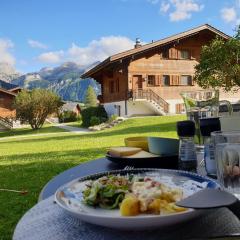 Chalet Spitzhorn - Your Peak Getaway - Private Terrasse & gratis Parkplatz