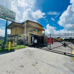 Royal Palms Motel & RV Park