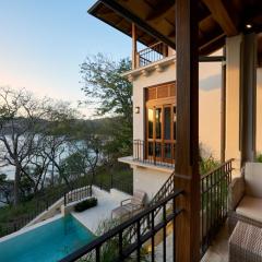 Las Catalinas - 5 bedroom luxury beachfront home - Casa Alouatta