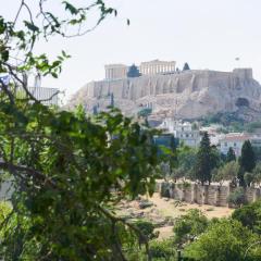 Ma Maison Acropolis Mansion, Suite No6, Ultra High Speed Internet 500 Mbps, 500 meters from Acropolis