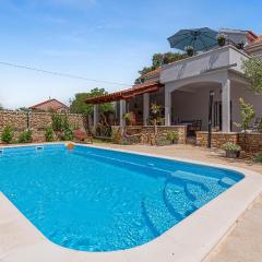 Stunning Home In Oklaj With Outdoor Swimming Pool, Wifi And 3 Bedrooms
