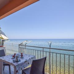 Amazing Apartment In Marina Di Caronia With 1 Bedrooms And Internet