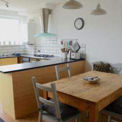 Lovely Spacious Bright Apartment Close To Falmouth Centre