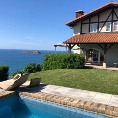 Adosado en la costa con excelentes vistas al estuario de Urdaibai