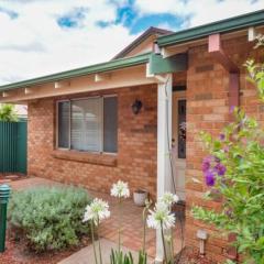 Adorable-secure 3 bedroom holiday home with Pool around the corner from The Miners Rest.