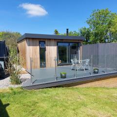 The Den - Modern cabin with wood burning stove