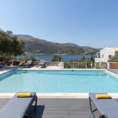 Villa Apanemia by Villa Plus