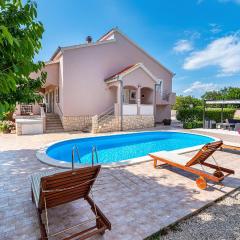 Awesome Home In Zadar With 3 Bedrooms, Wifi And Outdoor Swimming Pool