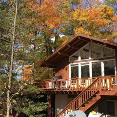 Contemporary Magic Mountain Chalet Close to Skiing, Hiking, Fun