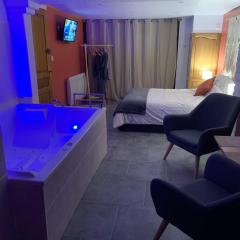 Studio Cosy avec Jacuzzi Privatif et Terrasse