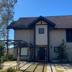 HOSTYN Casa Paraiso nas Montanhas, Condominio de Alto Padrão cercado pela Natureza