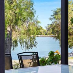 BLUEBELL on THE BEACH DUNSBOROUGH