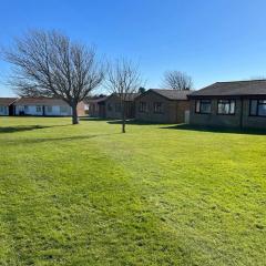 Lovely 5 Person Chalet in St Margaret's at Cliffe