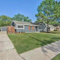 Cozy Updated 3 Bedroom Home Near Iah Airport