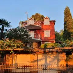 Villa Red Rose