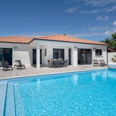 Maison moderne avec piscine pour 6