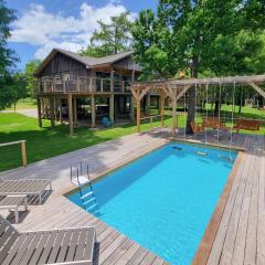 San Jacinto River Vacation Rental with Deck and Grill!