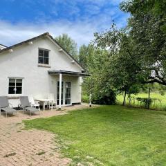 Cosy holiday home overlooking the meadows