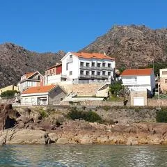 CASA LELA