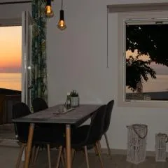 Genevieve Sea House - by the sea ....on the beach.