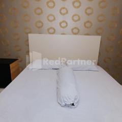 RedLiving Apartemen Podomoro Golf View - Queen Room Tower Dahoma