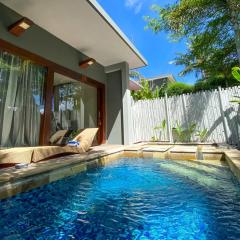 VILLA ASAM pool side