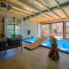 Loft Industriel privé climatisé Piscine intérieure Terrasse SPA et jardin