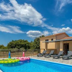 Holiday House Karbonaca with Private Pool