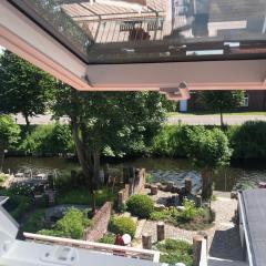 Knuffelkamer über der Gracht