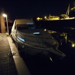 Séjour insolite sur un yacht. Bateau Hôtel à quai.