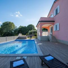 Apartment Mariuccia with Private Pool