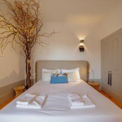 Downtown Modern Studio With Terrace by Vacationy