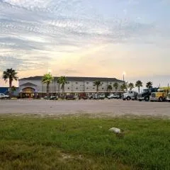 Super 8 by Wyndham Kenedy