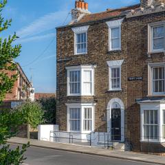 Lovely House on Trinity Square