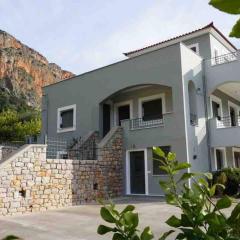 Giorgos’s Luxury Apartment.