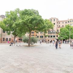 Ca' Leoncino - Venice canal front apartment