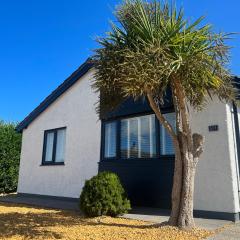 Stylish Modern Home with Parking Enclosed Garden