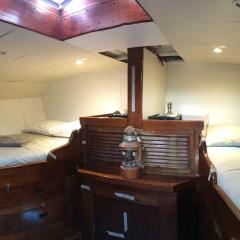 Eco-responsible stay on the historical sailing boat of the Gaiarta Project - come and stay with our crew and get the whole boat experience