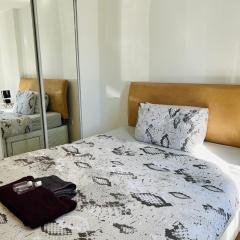 FABULOUS 2BED 2BATH Ground Floor SERVICED ACCOMMODATION Near CITY