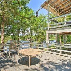 Fort Towson Waterfront Cottage 2 Decks and Dock