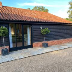 Brundish Suffolk Barn 2 Bed Idyllic 6 acres