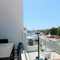 Phaedrus Living - Seaside Executive Flat Harbour 207